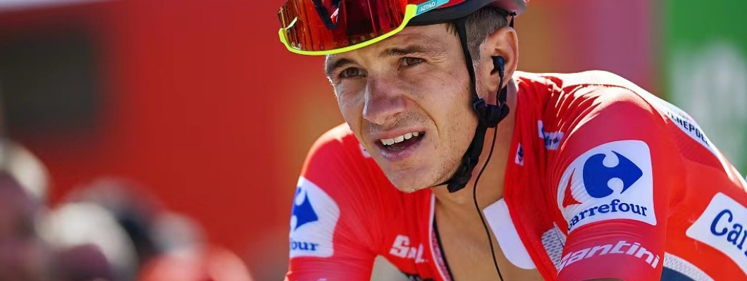 Arensman remporte la première étape du Grand Tour en carrière