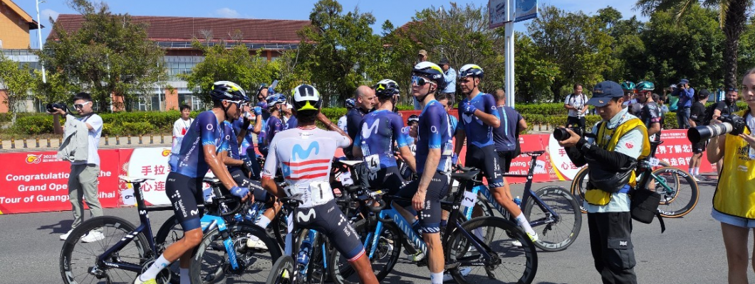 L'équipe Movistar salue la reconstruction