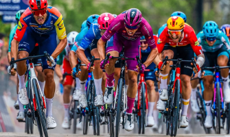 Paul Magnier remporte l'étape 3 du Giro d'Italia.